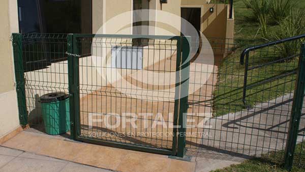 puertas de cercos para piscinas